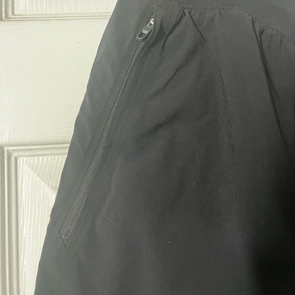 lululemon athletica Men's Black Athletic Shorts - Picture 5 of 8